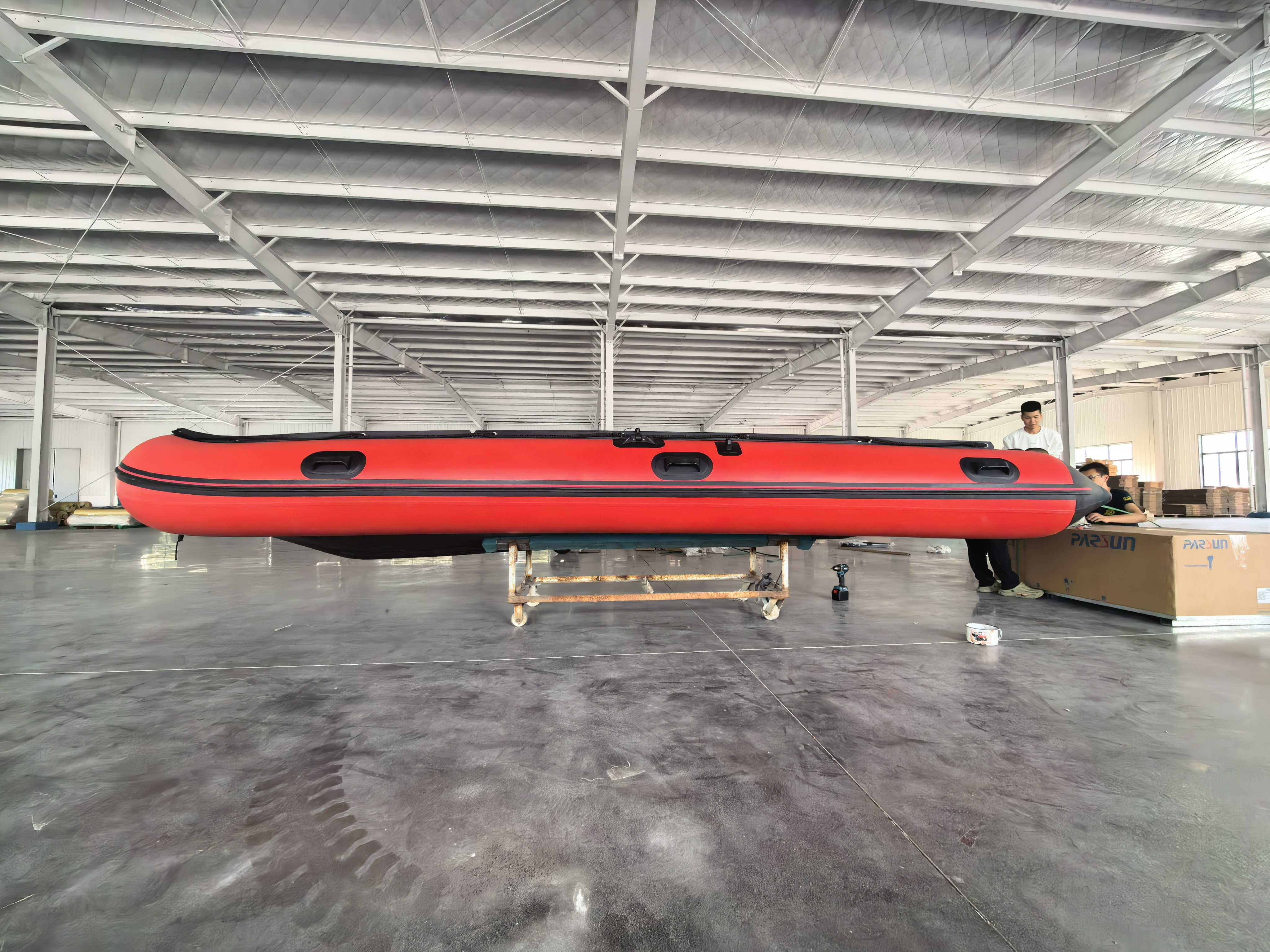 Pneumatic rescue boat with 1.2 mm PVC hull and tubes